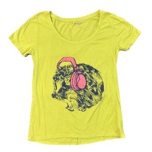 Hedgehog With Headphones Round Neck Tee Size Medium